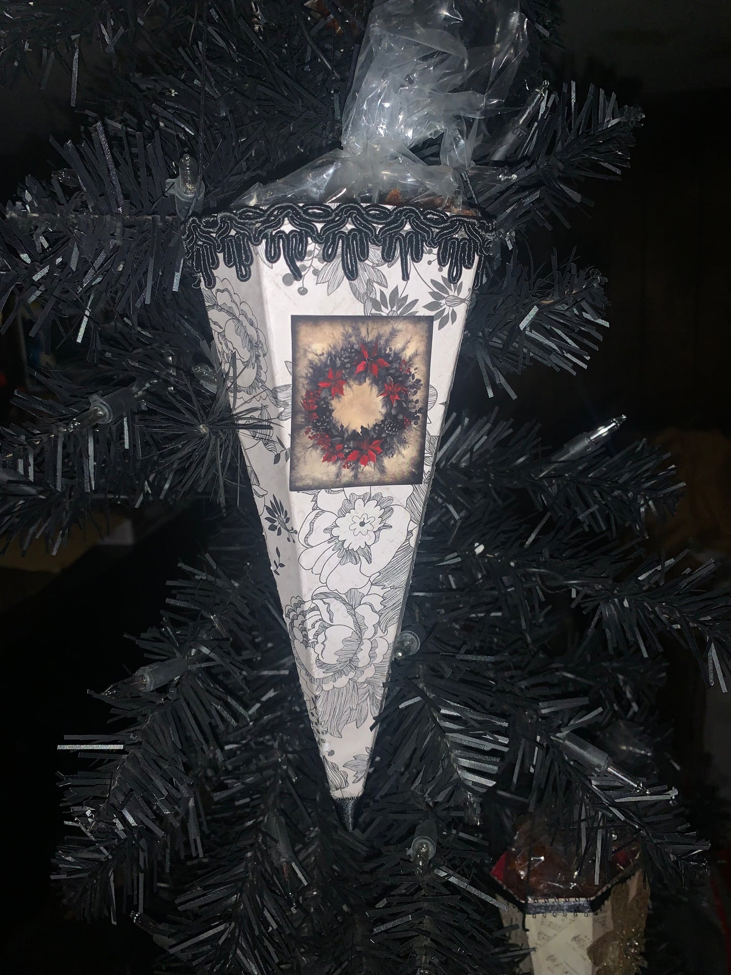 Victorian treat cones